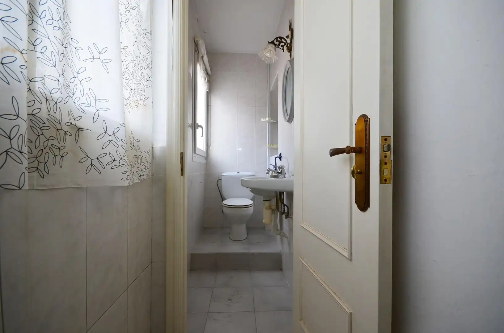 Bathroom of Attic for sale in Zaragoza  with Air Conditioner, Heating and Terrace