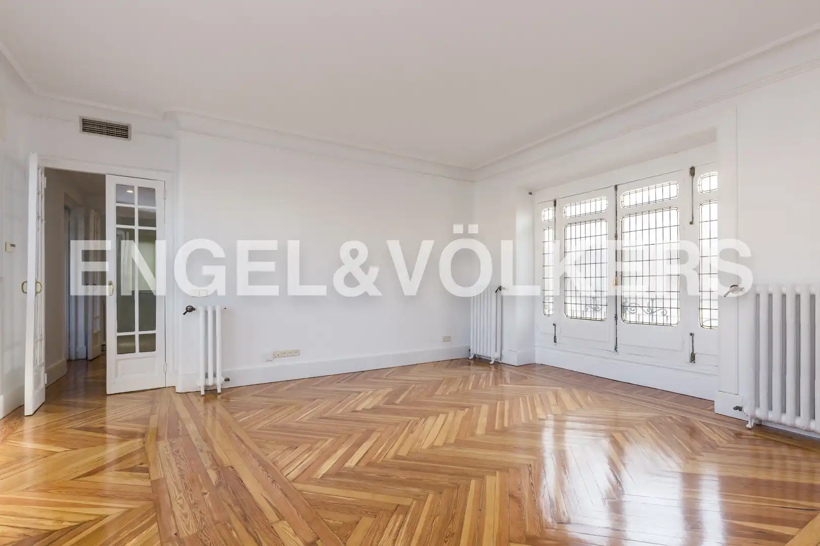 Living room of Attic for rent in Madrid  with Air Conditioner, Heating and Parquet flooring