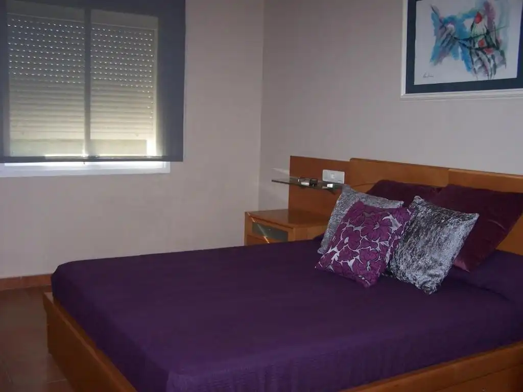 Habitación de Edificio en venta en San Martín del Tesorillo con Alarma