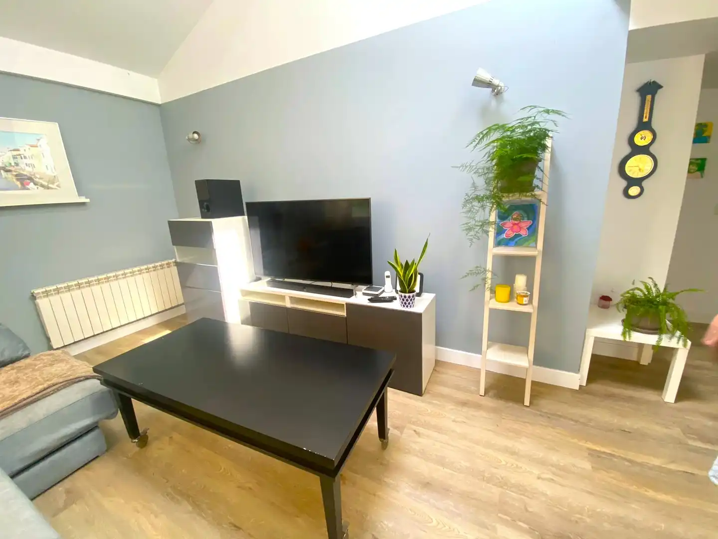 Living room of Houses for sale in Castro-Urdiales  with Heating, Private garden and Parquet flooring