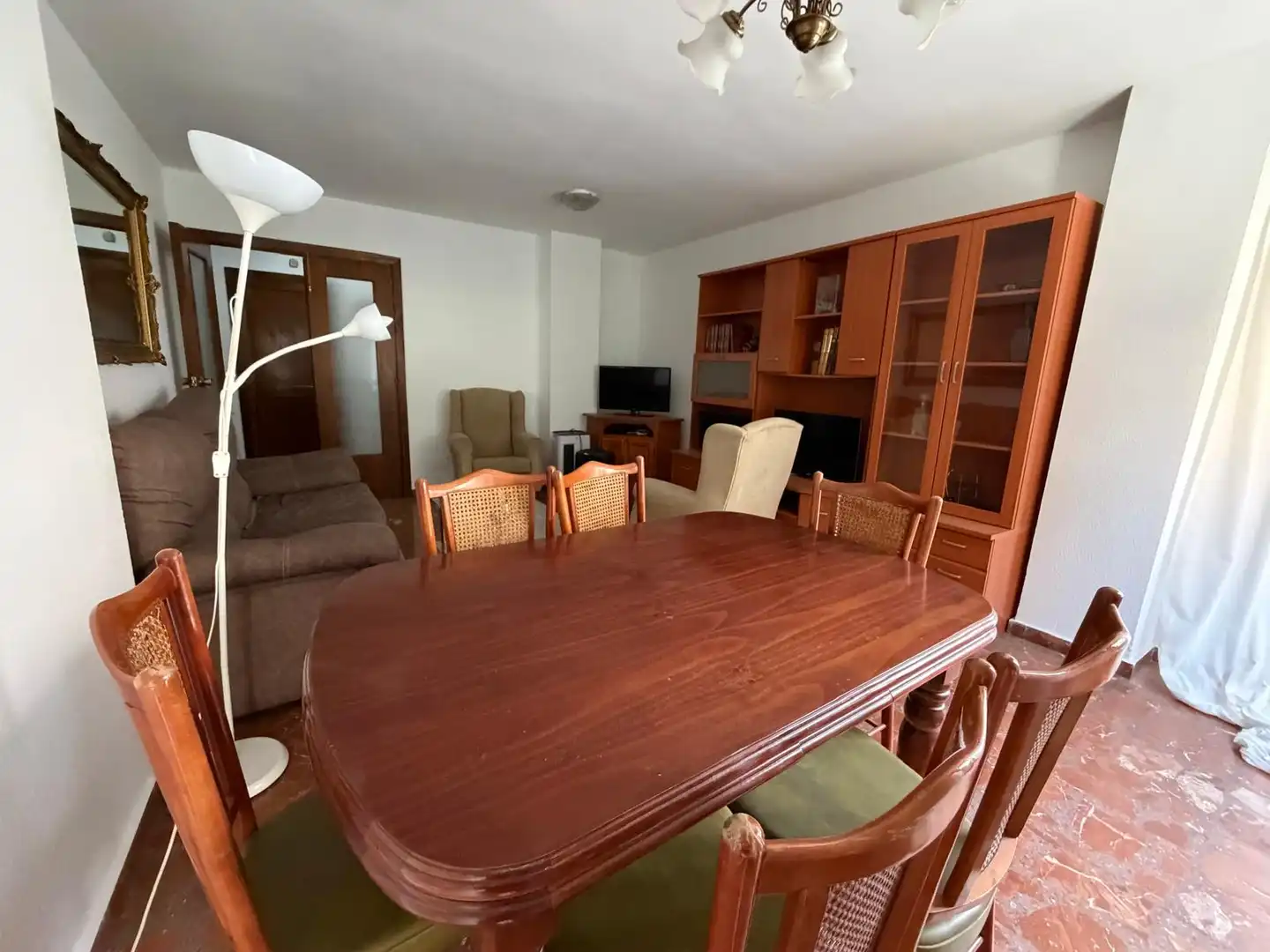 Comedor de Piso para compartir en Jaén con Aire acondicionado, Calefacción y Amueblado