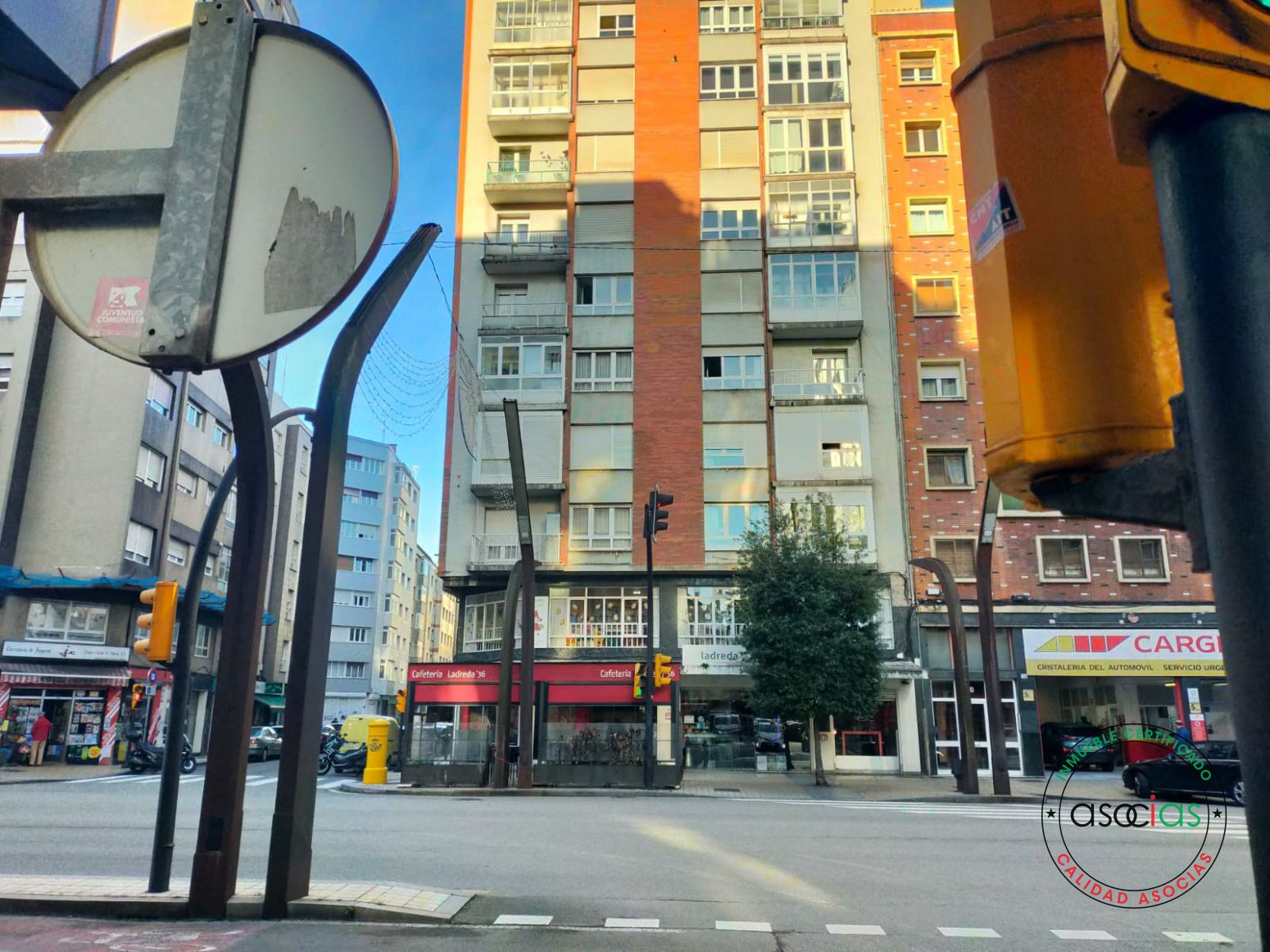 Vista exterior de Piso en venta en Gijón  con Calefacción y Parquet