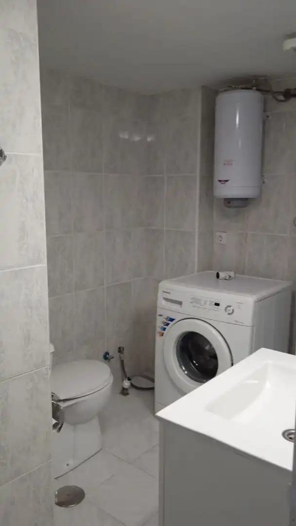 Bany de Apartament de lloguer en Sevilla amb Aire condicionat i Moblat
