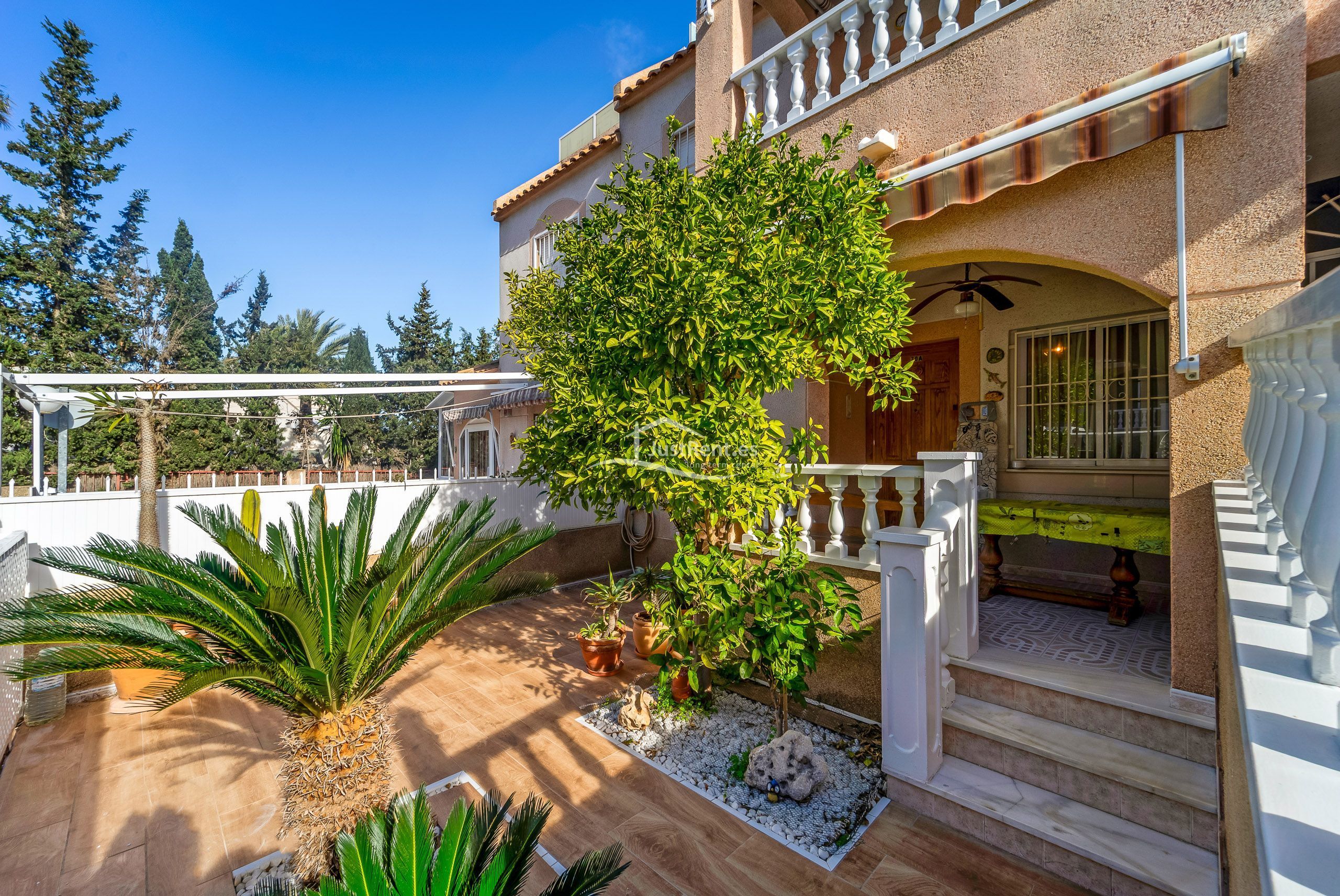 Jardí de Pis de lloguer en Torrevieja amb Aire condicionat, Jardí privat i Terrassa