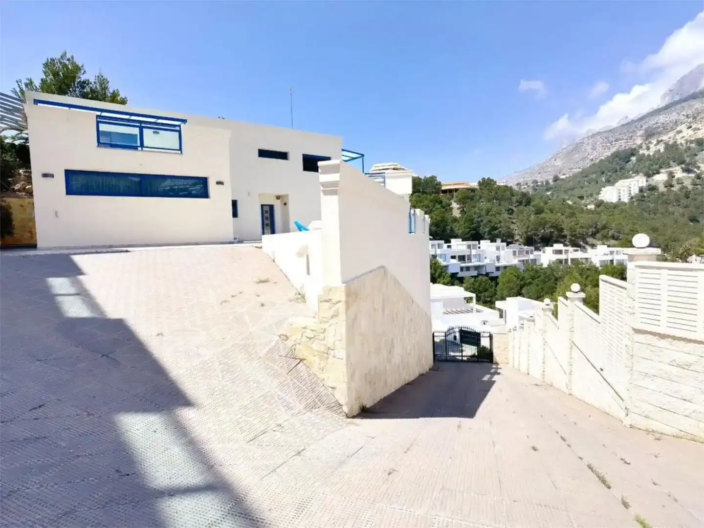 Vista exterior de Casa adosada de lloguer en Altea amb Aire condicionat, Jardí privat i Parquet