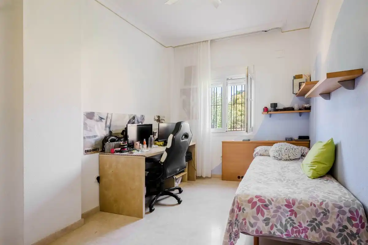 Dormitori de Casa o xalet en venda en Almensilla amb Aire condicionat, Calefacció i Jardí privat