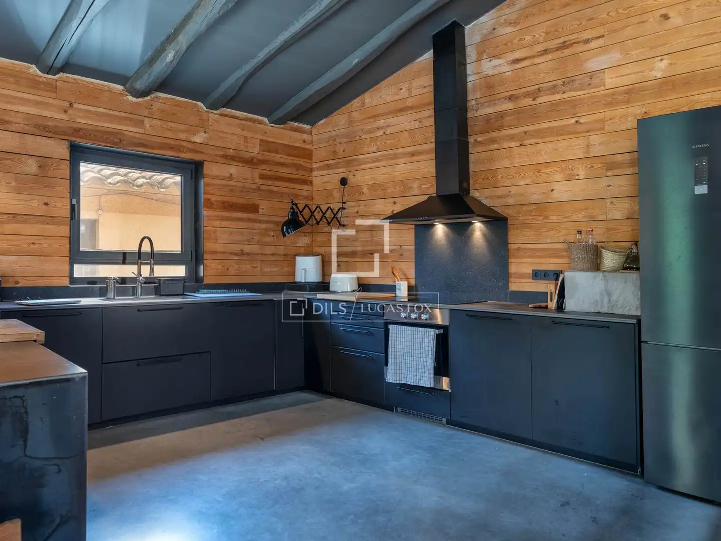 Cocina de Finca rústica en venta en Bàscara con Aire acondicionado y Terraza