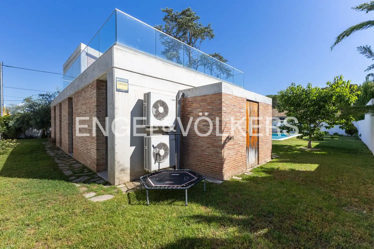 Vista exterior de Casa o chalet en venta en L'Eliana con Aire acondicionado, Calefacción y Jardín privado