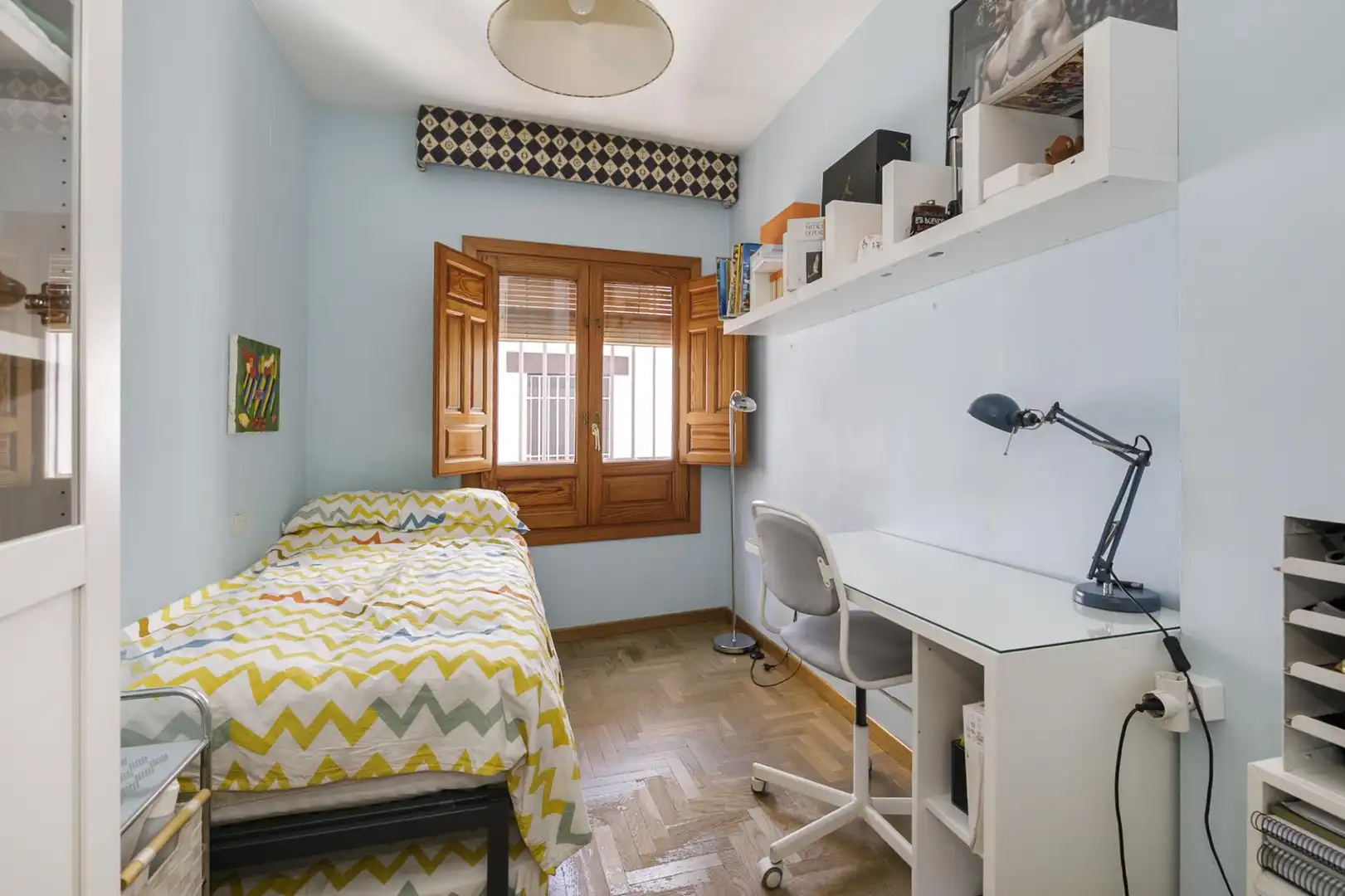 Dormitori de Casa adosada en venda en Granada amb Jardí privat