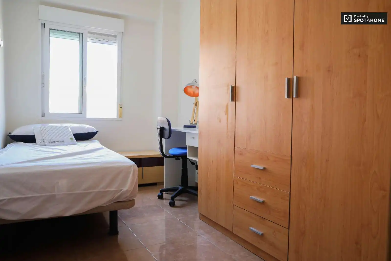 Room in Valencia, Valencia