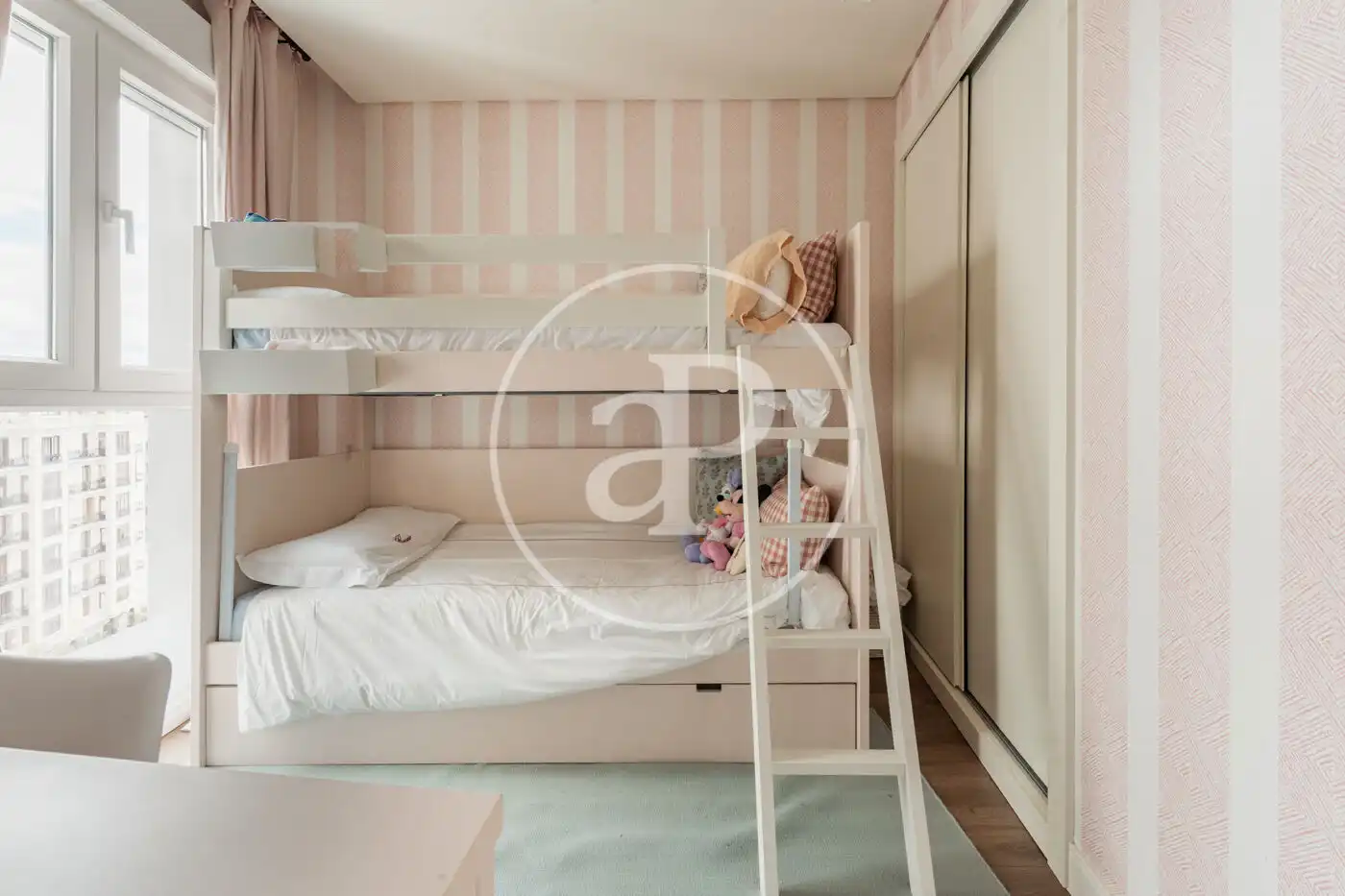Schlafzimmer von Wohnung zum Verkauf in Madrid mit Klimaanlage, Heizung und Terrasse