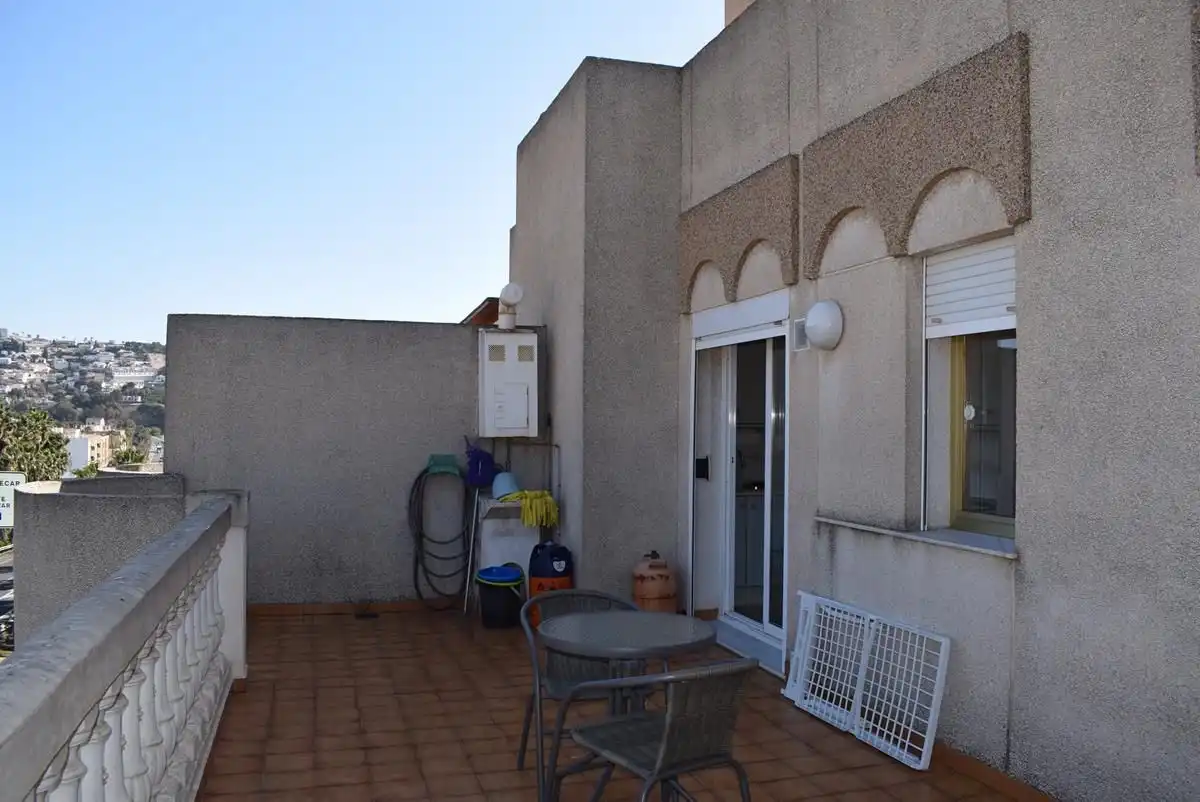 Terrasse von Dachboden zur Miete in Almuñécar mit Terrasse, Möbliert und Ofen