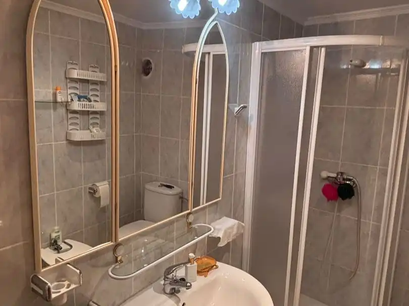 Bany de Casa o xalet en venda en Chulilla amb Aire condicionat, Terrassa i Balcó