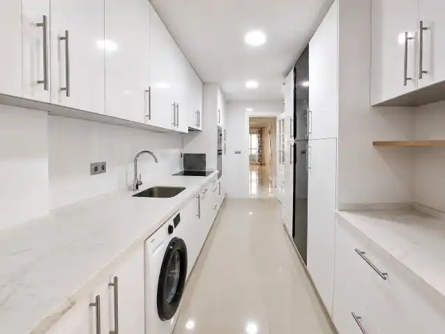 Cocina de Piso en venta en Manilva con Aire acondicionado, Calefacción y Jardín privado