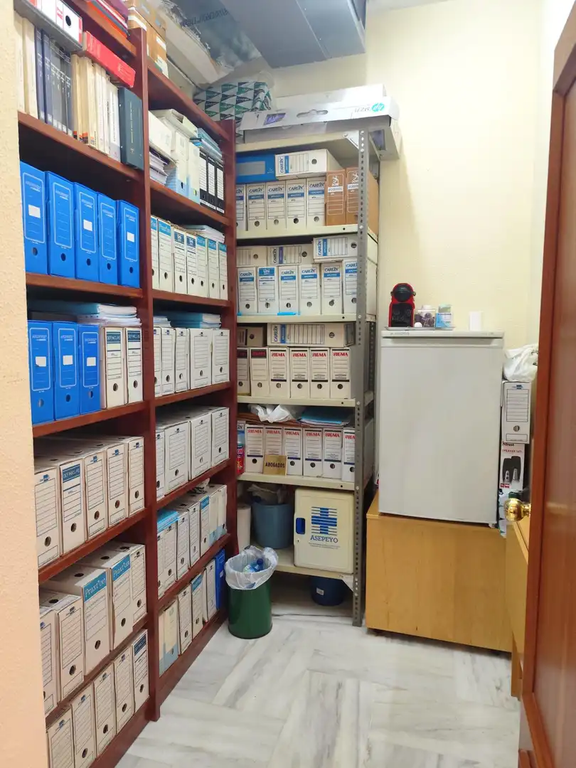 Büro zum Verkauf in Sevilla mit Klimaanlage