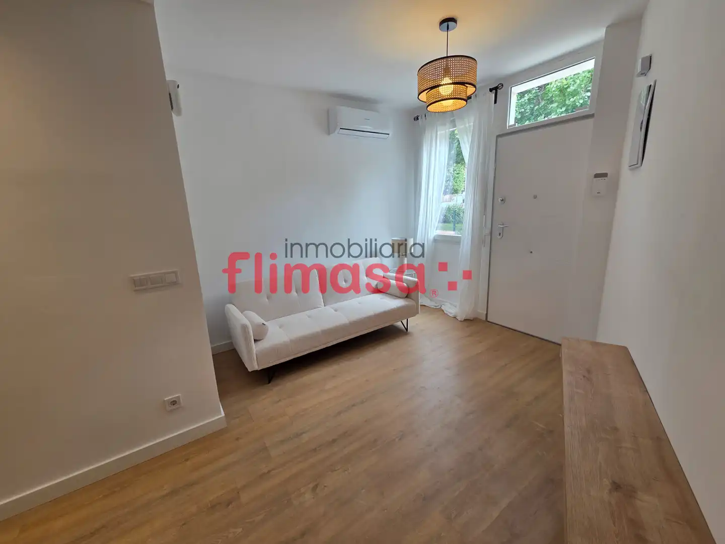 Sala d'estar de Apartament en venda en Móstoles amb Aire condicionat, Calefacció i Moblat