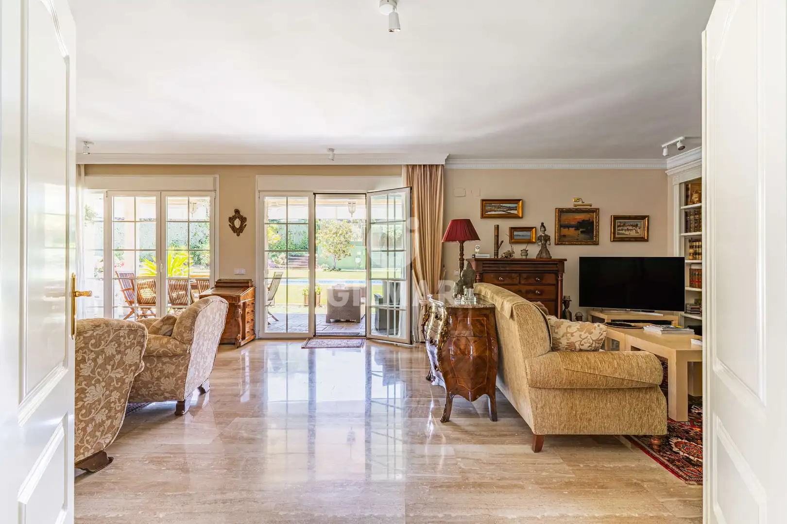 Sala de estar de Casa o chalet en venta en Boadilla del Monte con Calefacción, Jardín privado y Piscina