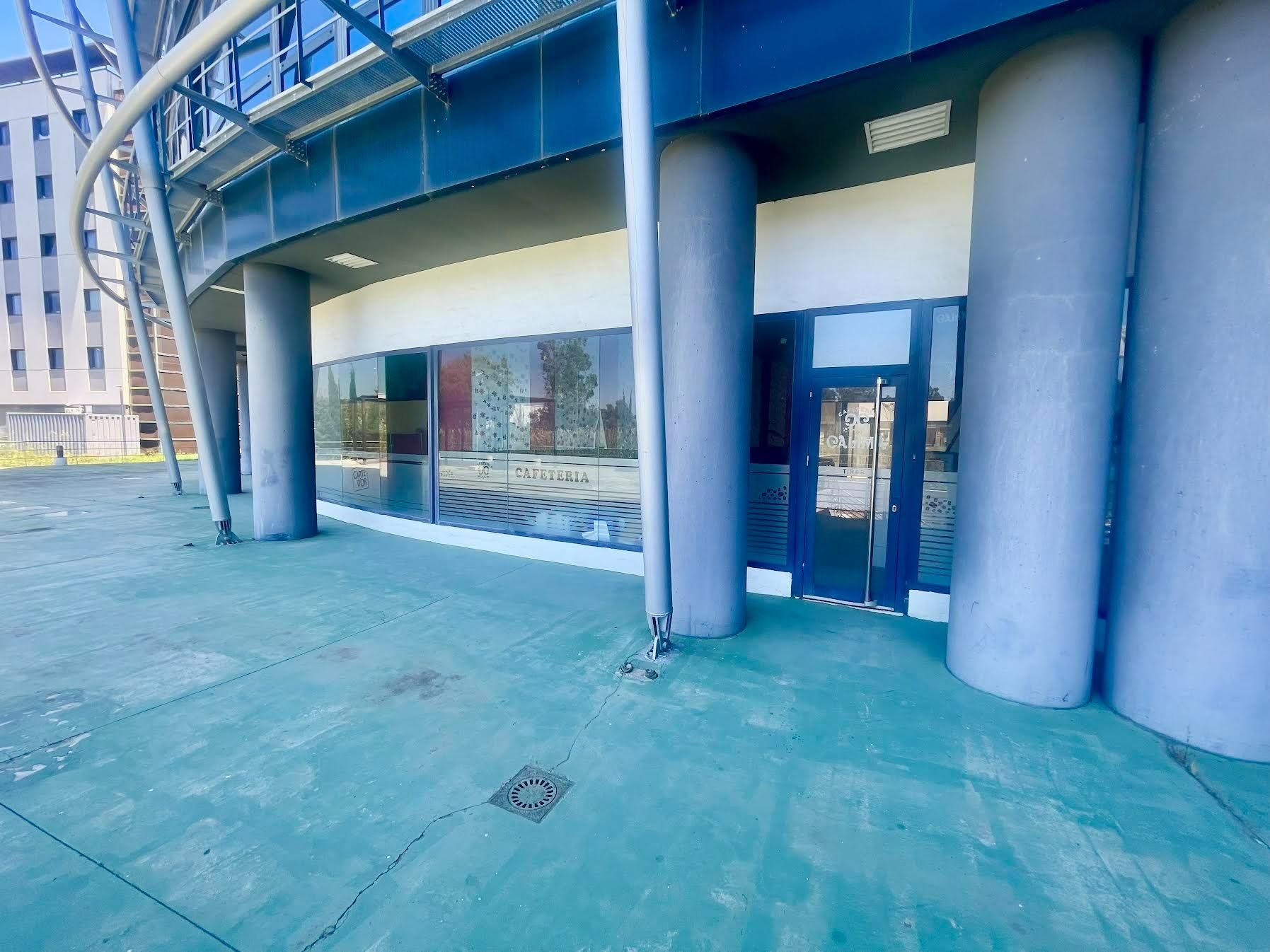 Vista exterior de Local de alquiler en Los Barrios