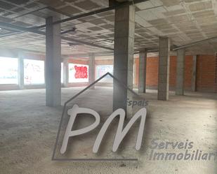 Premises to rent in Salt