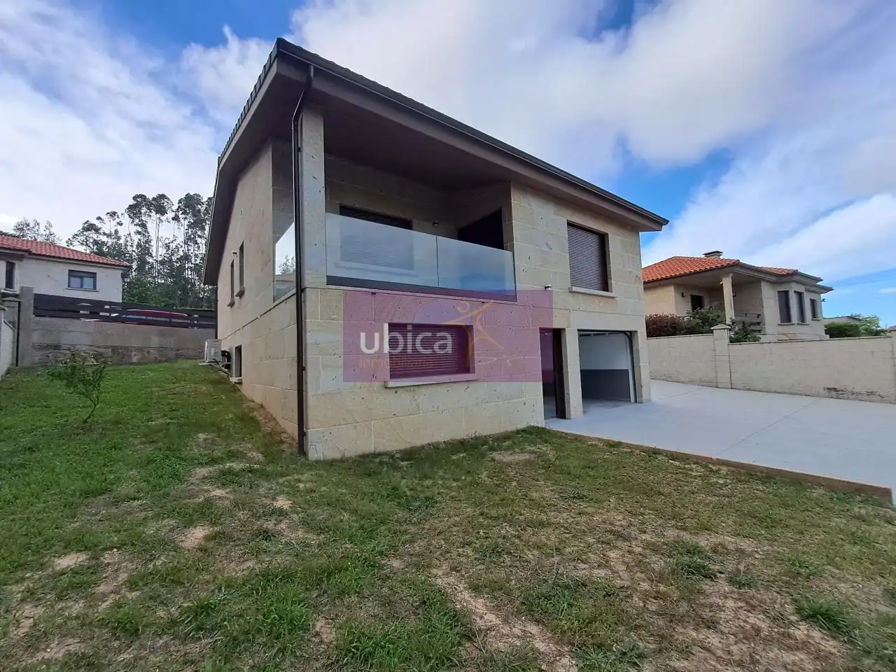 Vista exterior de Casa o xalet en venda en Tomiño amb Calefacció, Jardí privat i Terrassa