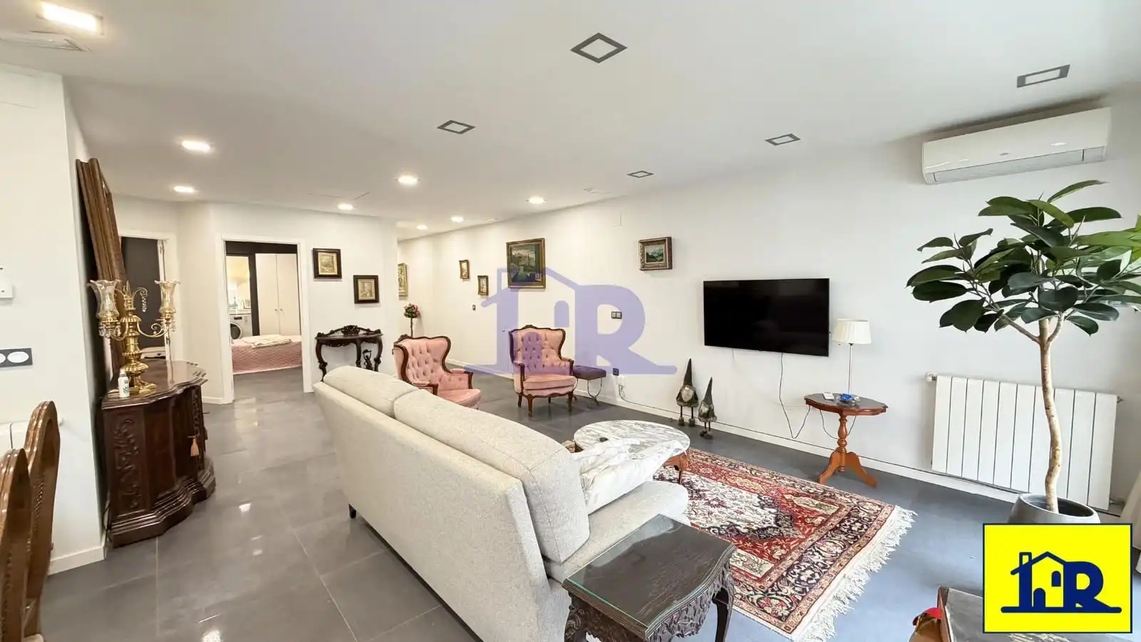 Living room of Flat for sale in Cuenca  with Air Conditioner, Heating and Terrace