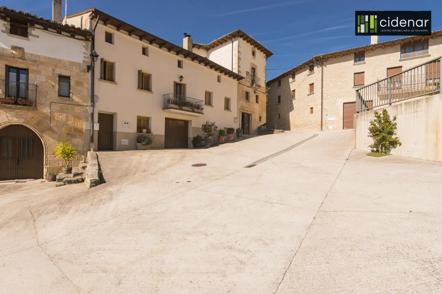 Exterior view of Single-family semi-detached for sale in Valle de Yerri / Deierri  with Heating, Private garden and Parquet flooring