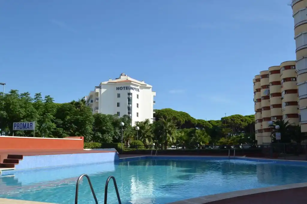 Swimming pool of Study for rent in Vila-seca  with Air Conditioner, Heating and Private garden
