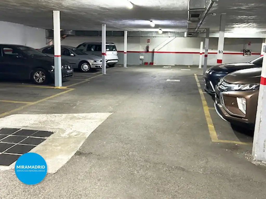 Parkplatz von Garage zum Verkauf in Madrid