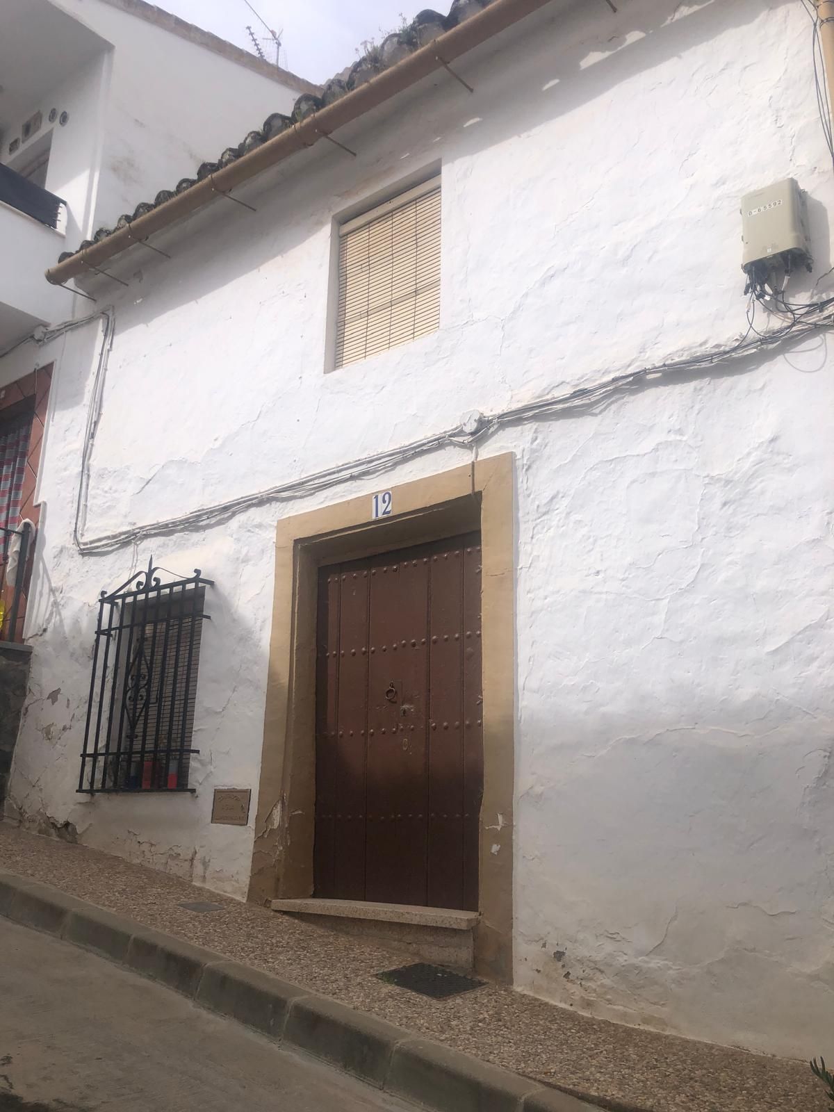 Vista exterior de Casa o xalet en venda en Cuevas Bajas amb Jardí privat