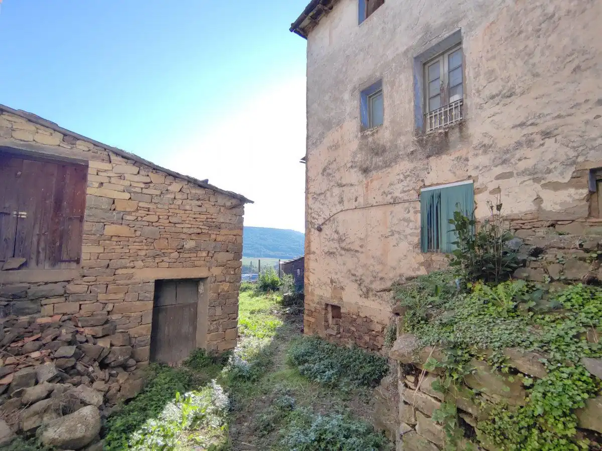 House with garden for sale in Aínsa-Sobrarbe, imagen 2