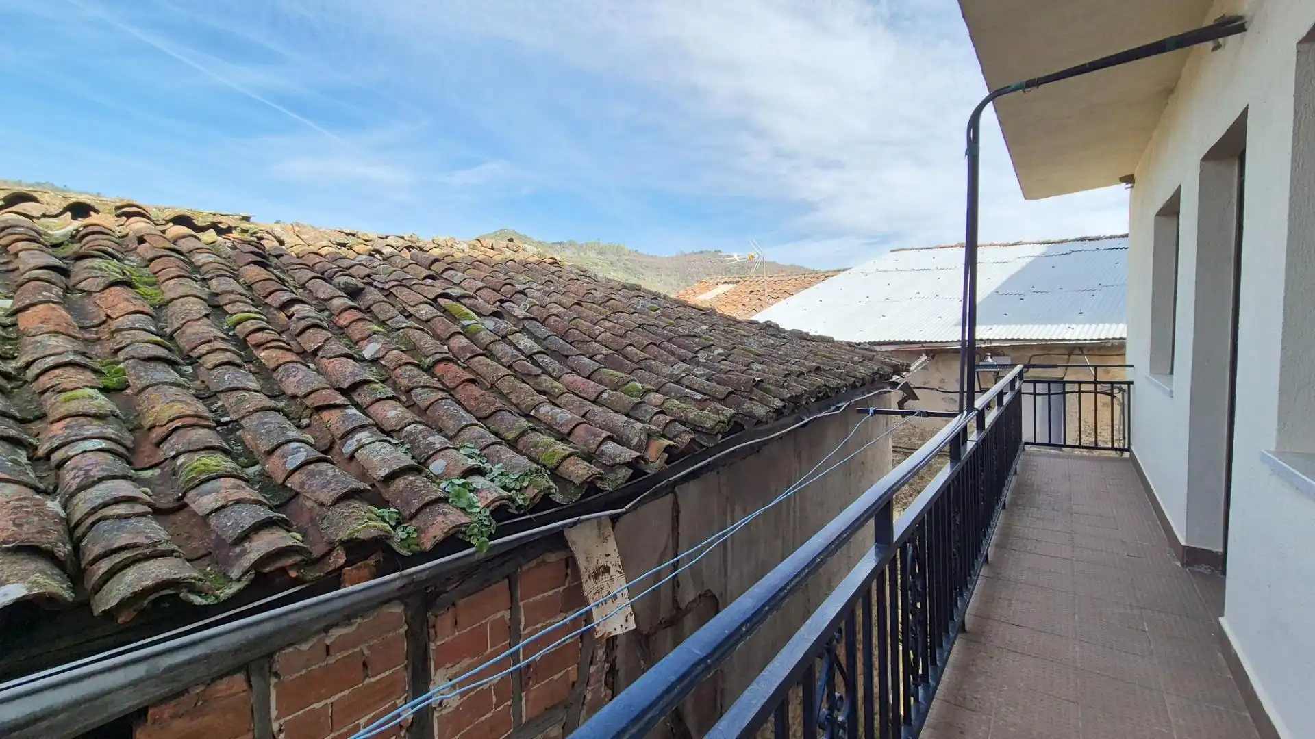 Vista exterior de Casa o chalet en venta en San Esteban de la Sierra con Amueblado