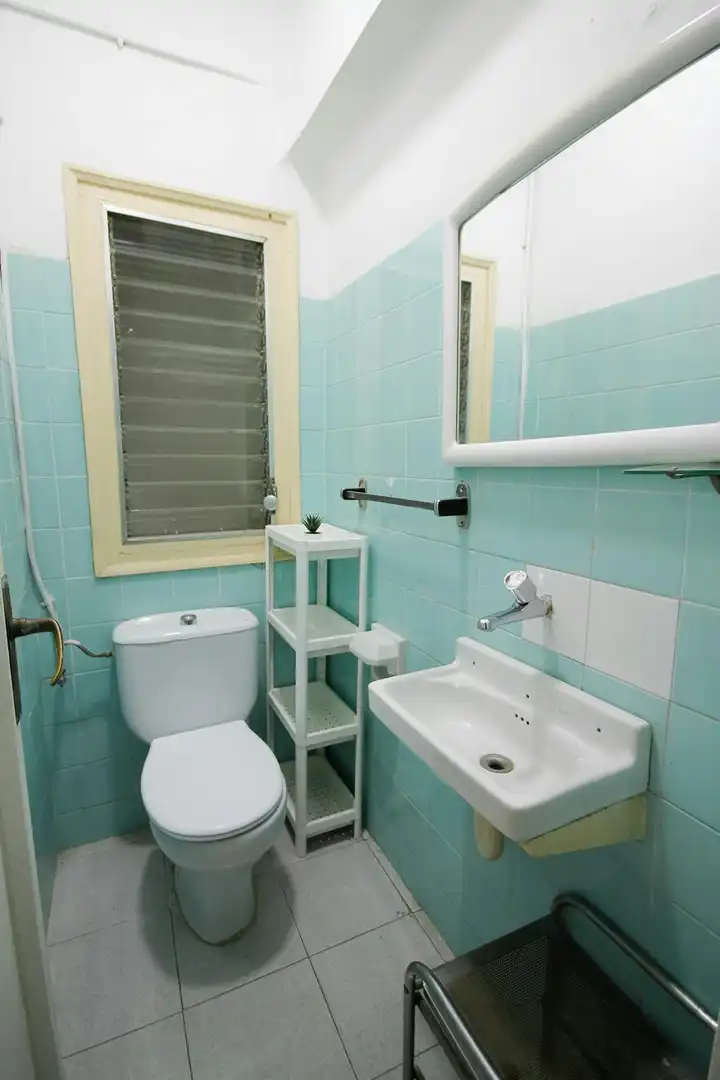Bathroom of Flat for share in Barcelona  with Heating, Furnished and Washing machine
