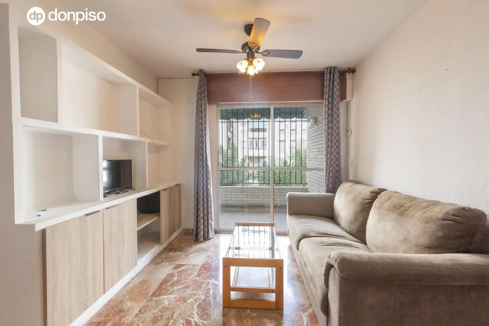 Sala de estar de Piso en venta en Granada con Aire acondicionado
