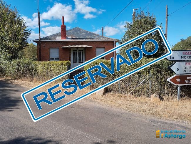 Vista exterior de Casa o xalet en venda en Quintana del Castillo amb Calefacció