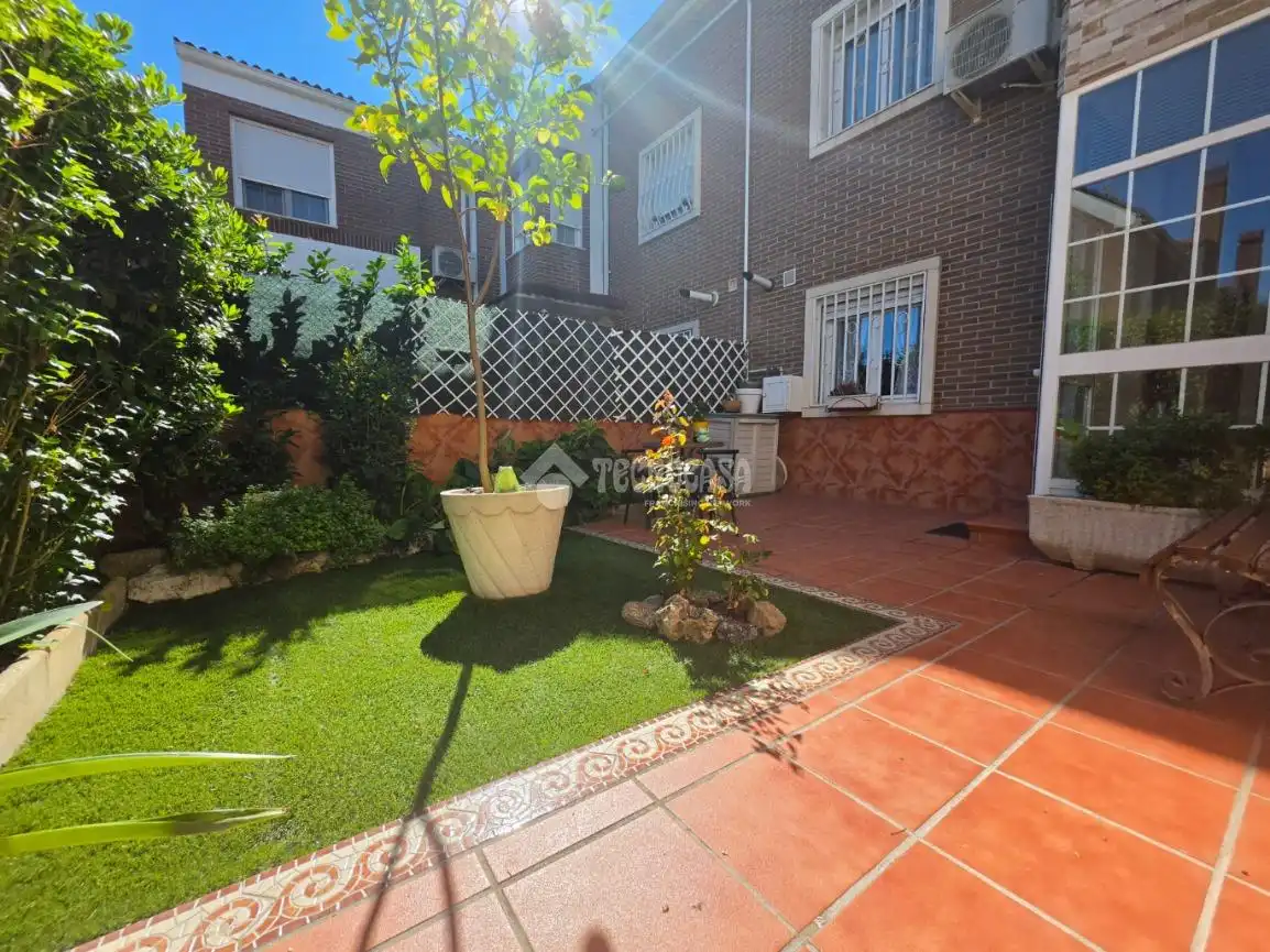 Jardí de Casa adosada en venda en Sector 3