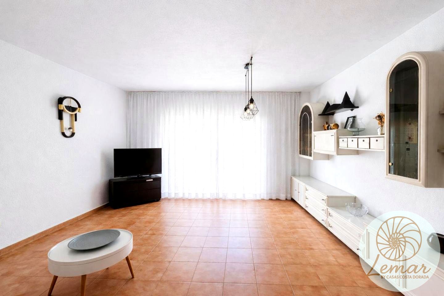 Sala d'estar de Pis en venda en L'Ametlla de Mar  amb Aire condicionat i Moblat