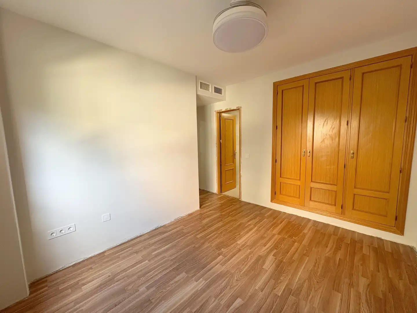 Flat for sale in Calle Andres Segovia, El Pinillo