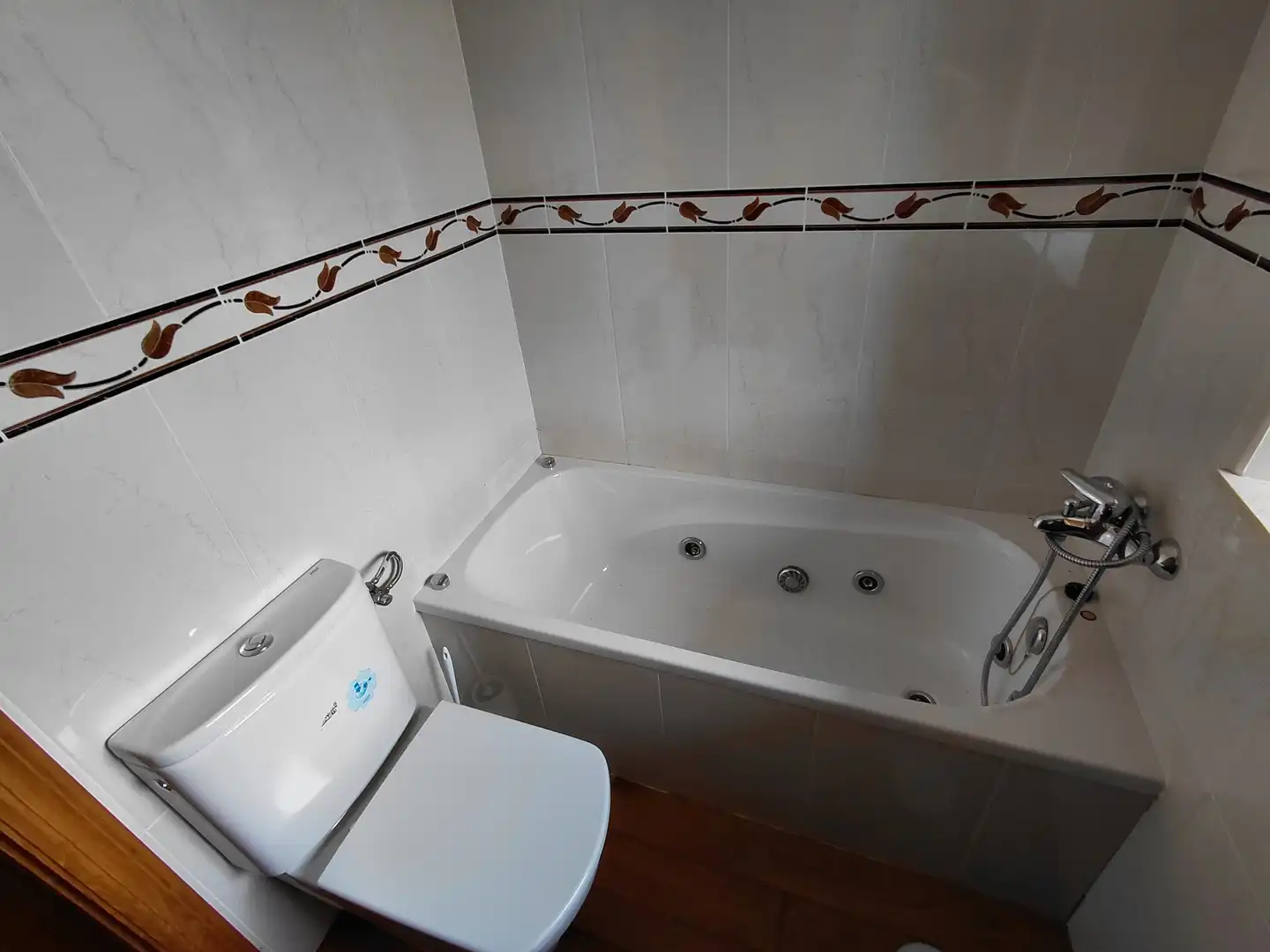 Baño de Casa o chalet en venta en Betanzos con Calefacción, Jardín privado y Trastero