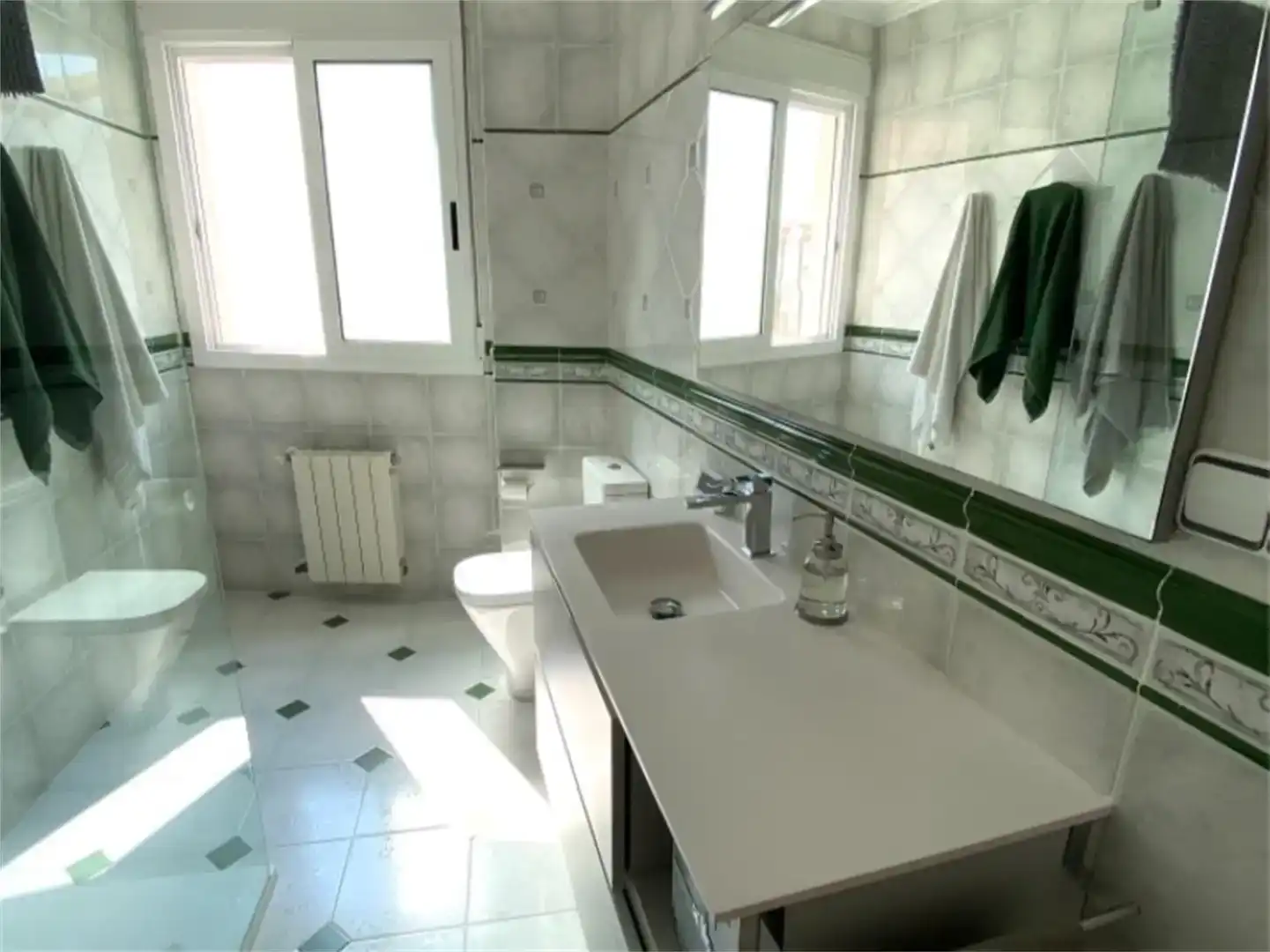 Baño de Casa adosada en venta en Yátova con Aire acondicionado, Amueblado y Horno