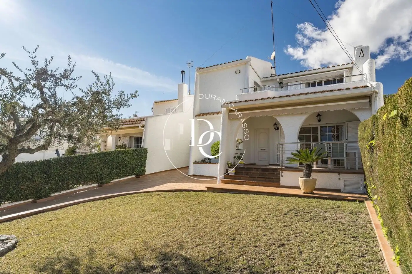 Vista exterior de Casa o xalet en venda en Cunit amb Calefacció, Jardí privat i Terrassa