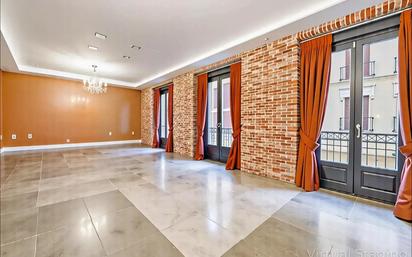 Sala d'estar de Pis en venda en  Madrid Capital amb Aire condicionat, Calefacció i Internet