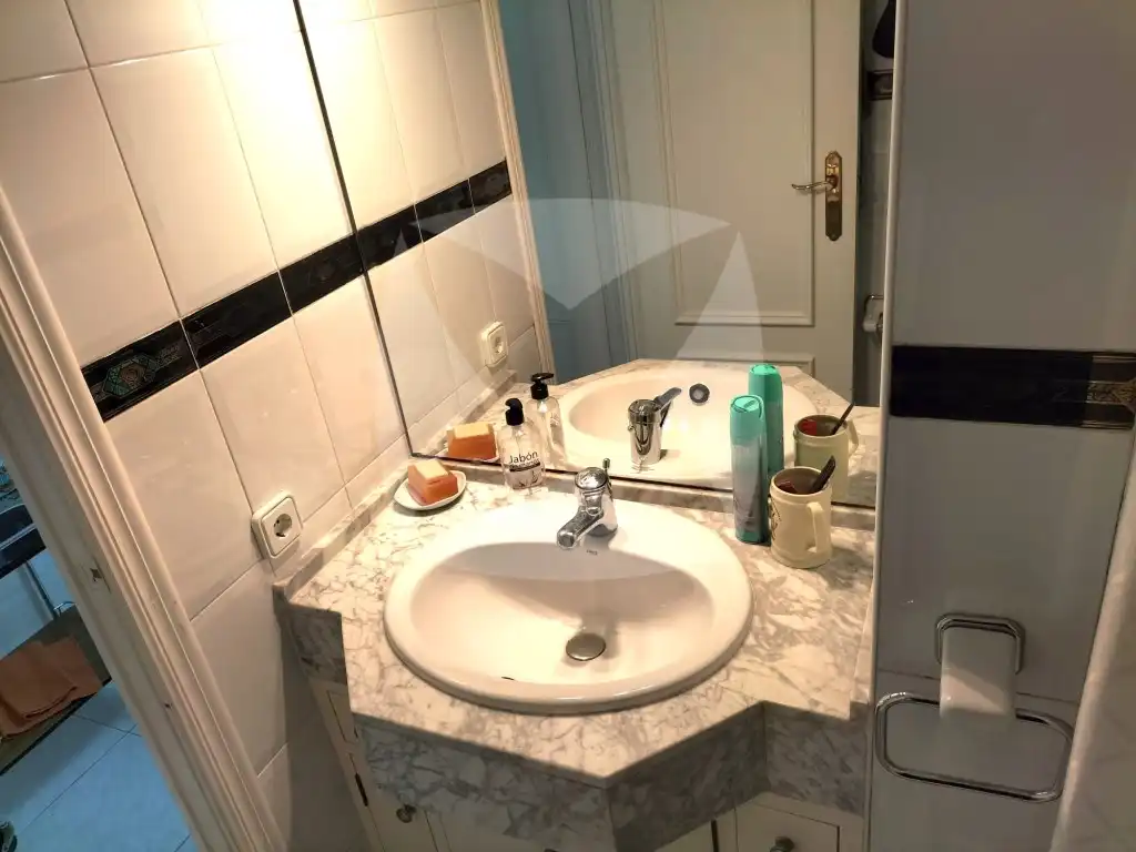 Bany de Pis en venda en Badajoz amb Aire condicionat, Calefacció i Terrassa