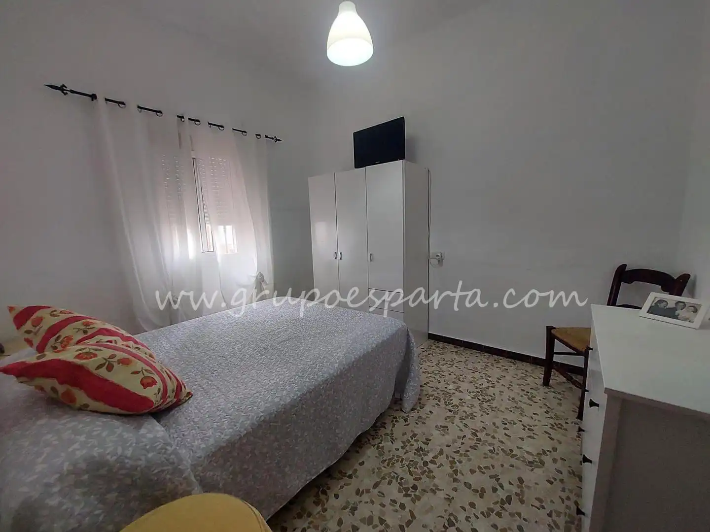 Habitación de Casa adosada en venta en Olivares con Aire acondicionado, Terraza y Amueblado