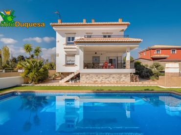 Chalet con balcón en venta en Villa de Otura