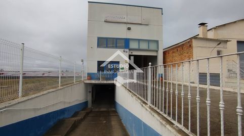 Venta de Local Comercial en Viana