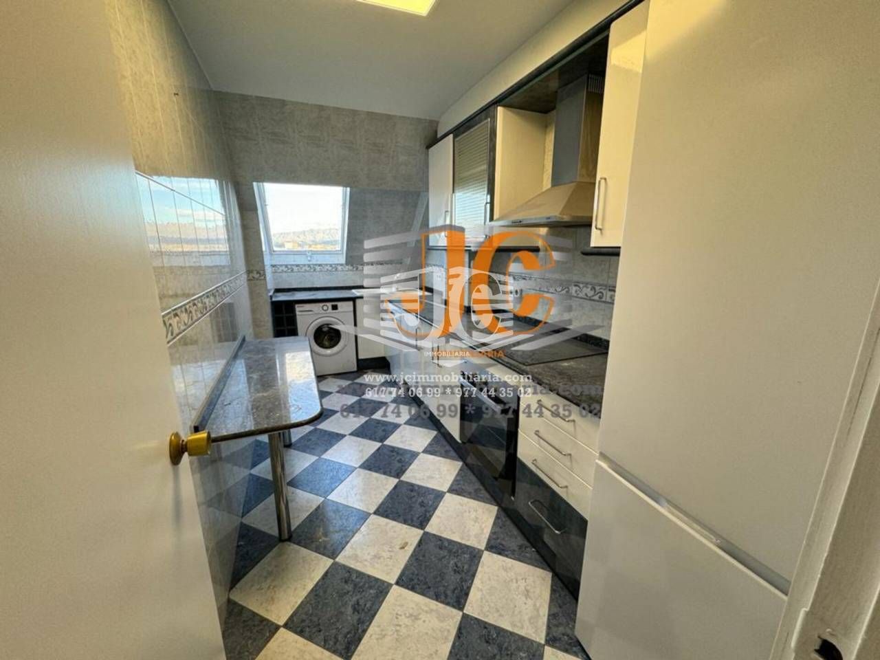 Cuina de Pis de lloguer en Tortosa amb Aire condicionat, Terrassa i Moblat