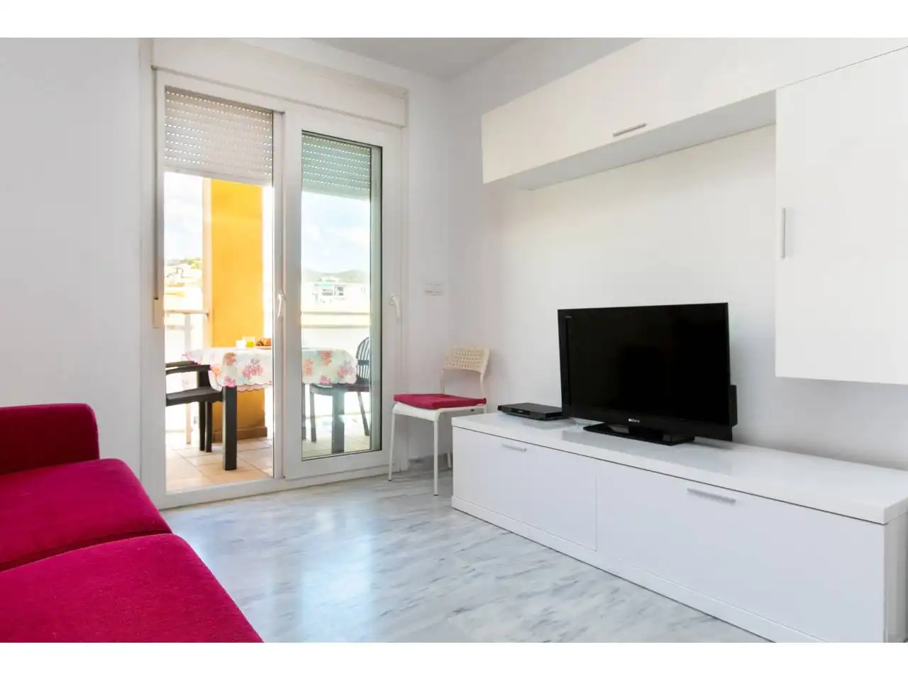 Living room of Flat for rent in Rincón de la Victoria  with Air Conditioner, Terrace and Furnished