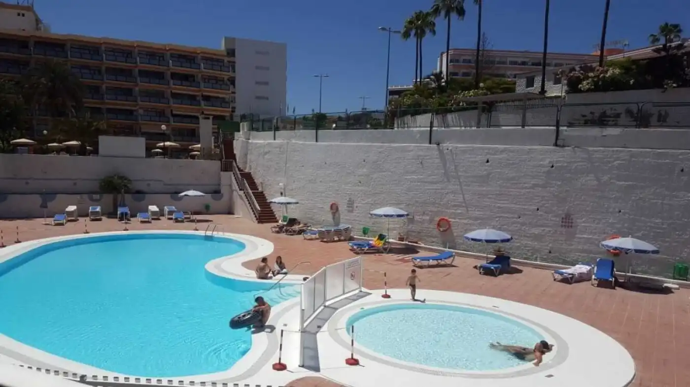 Piscina de Apartamento de alquiler en San Bartolomé de Tirajana con Aire acondicionado, Amueblado y Balcón