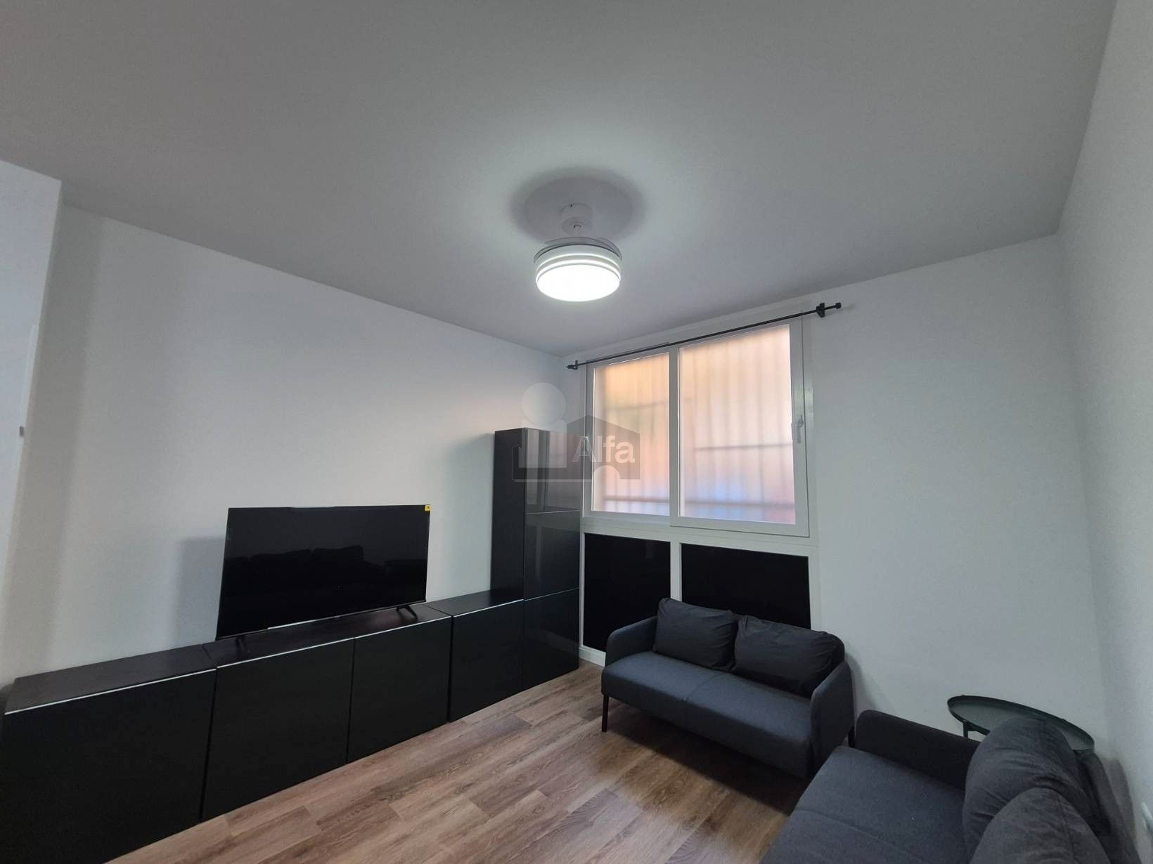 Sala de estar de Piso para compartir en  Valencia Capital con Aire acondicionado, Terraza y Amueblado
