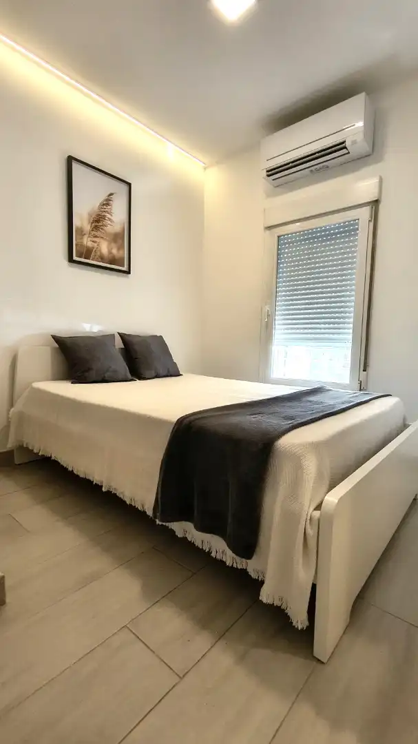 Schlafzimmer von Wohnung zur Miete in Madrid mit Klimaanlage, Heizung und Möbliert